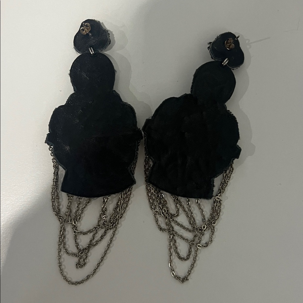 Elegant Black and Silver Statement Earrings - Picture 2 of 3